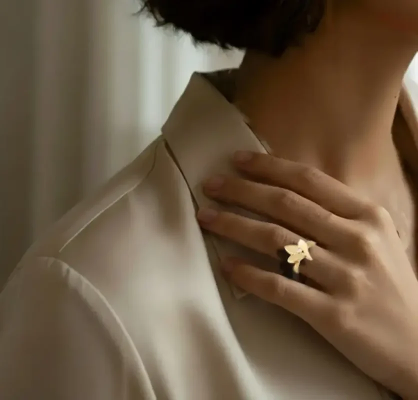 innerbloom-modeling-ring